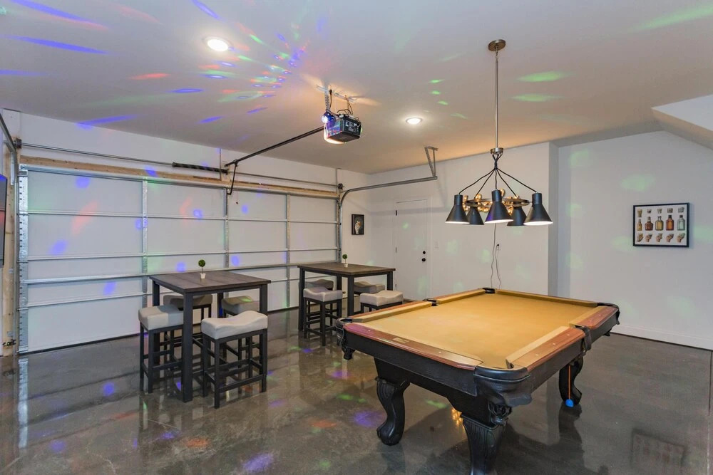 Bachelor/ette Buy 3 Nights get 4th Free Near Downtown Prn1