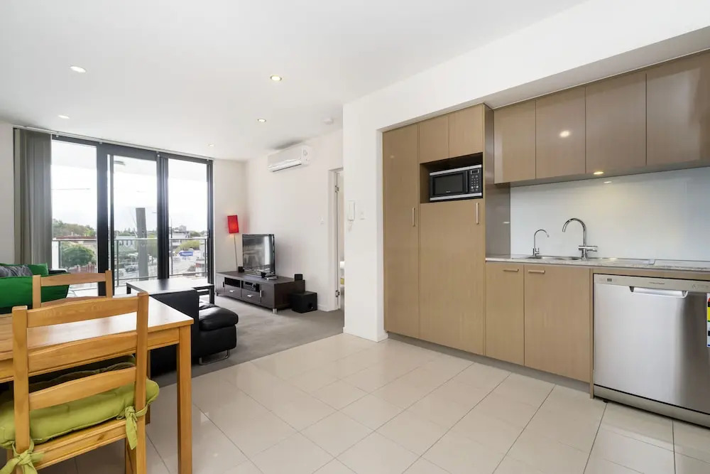 Stylish Modern Ecco Complex
