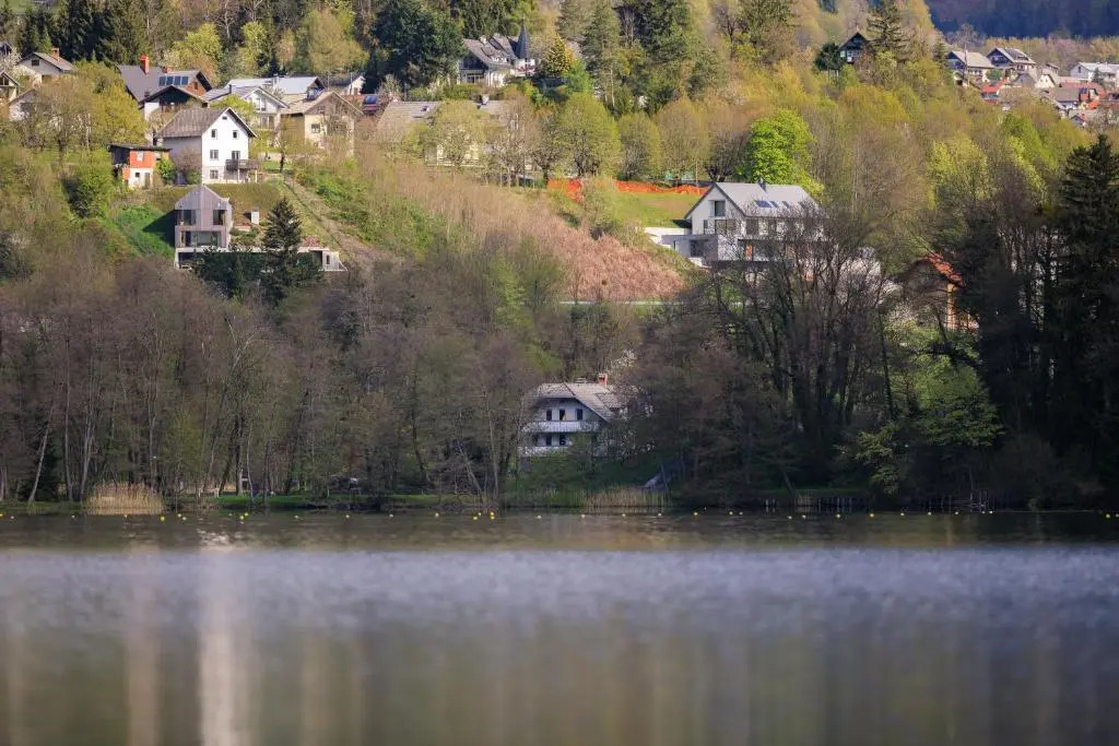 Lake House Sebanc