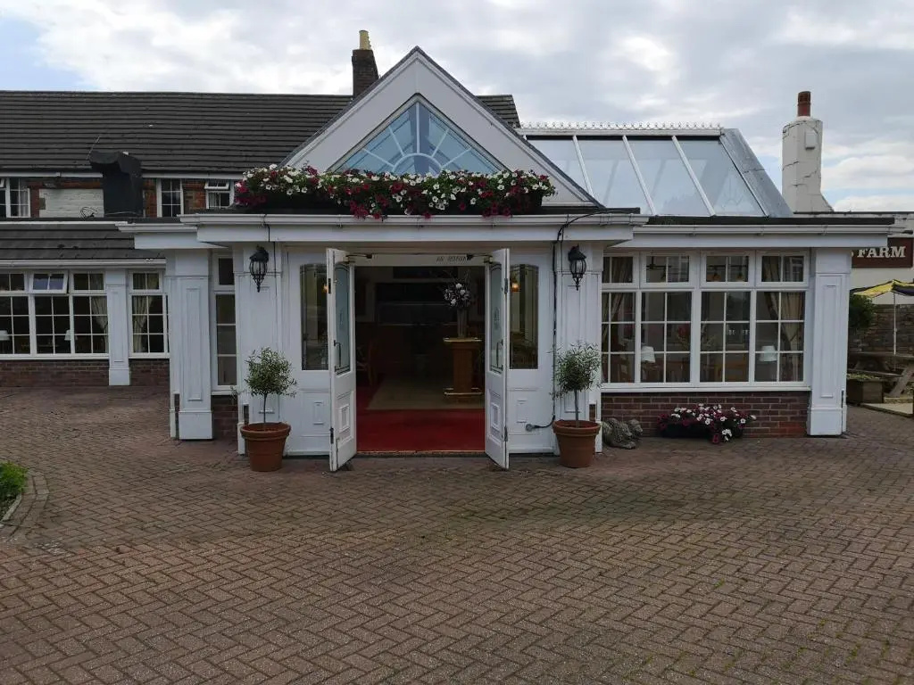 Ferns Farm Hotel & Palms Leisure Club