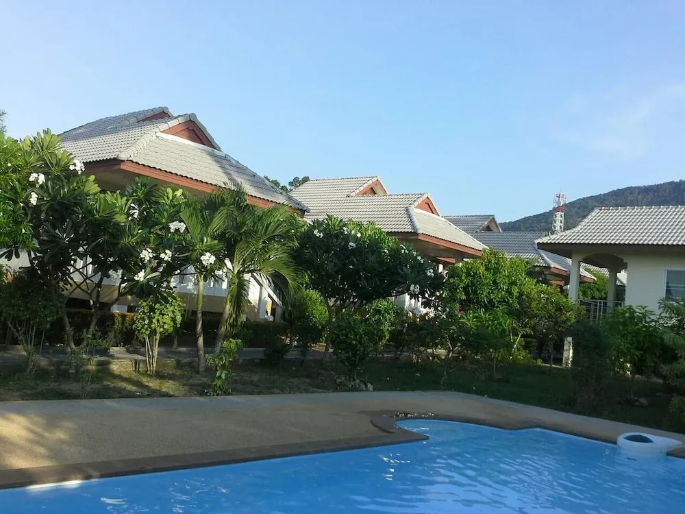 Krisada Beach Resort