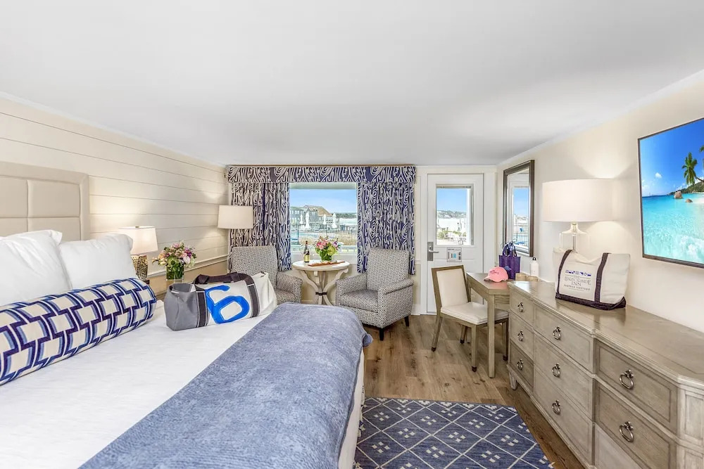 The Harborside Inn