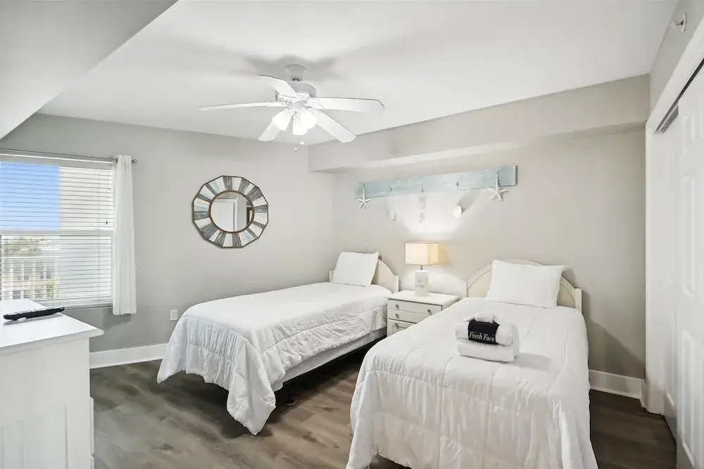 Seacrest 407 is a 2 BR Gulf front on Okaloosa Island by RedAwning