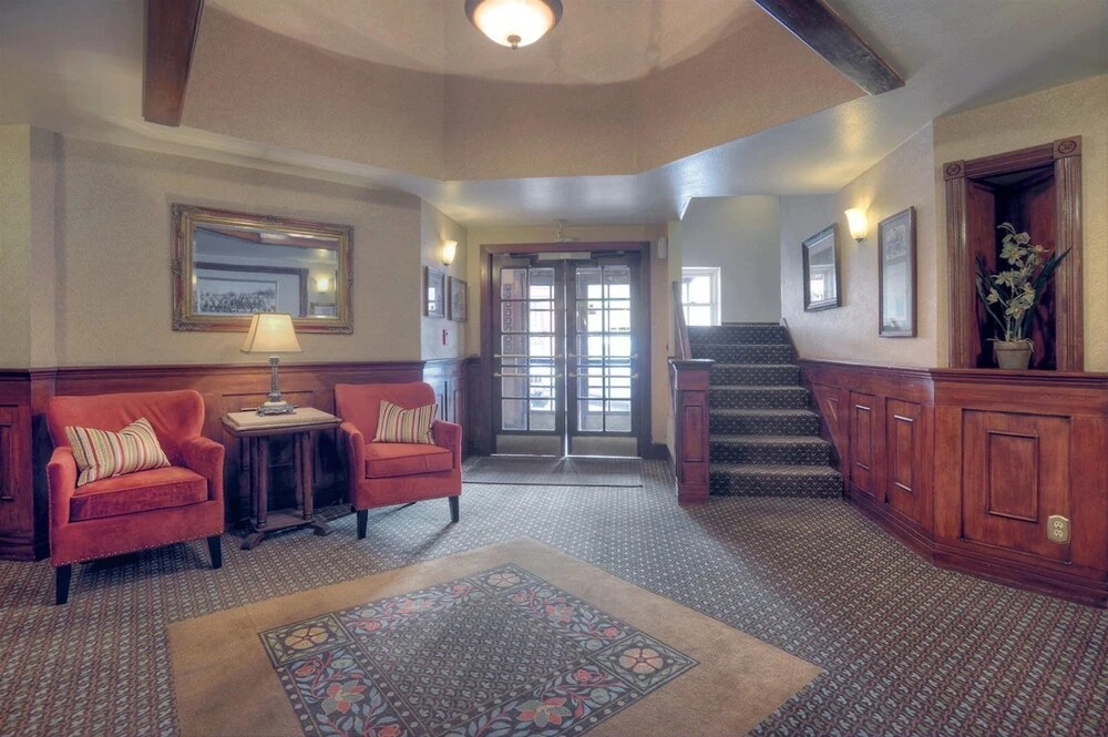 Jarvis Condo 109