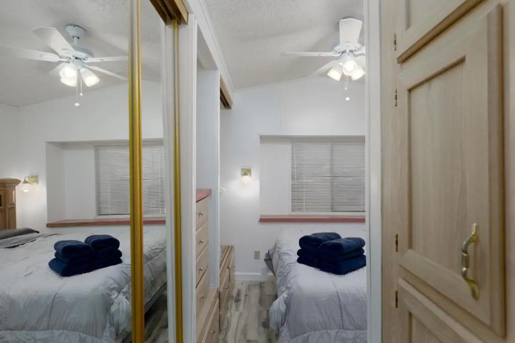 Lake Havasu Cabin Mtn&Lake Views, FREE ON SITE Boat Launch ramp and marina