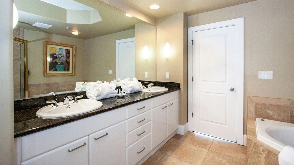Two Bedroom Condo With Remarkable Views - Unit Crd1208