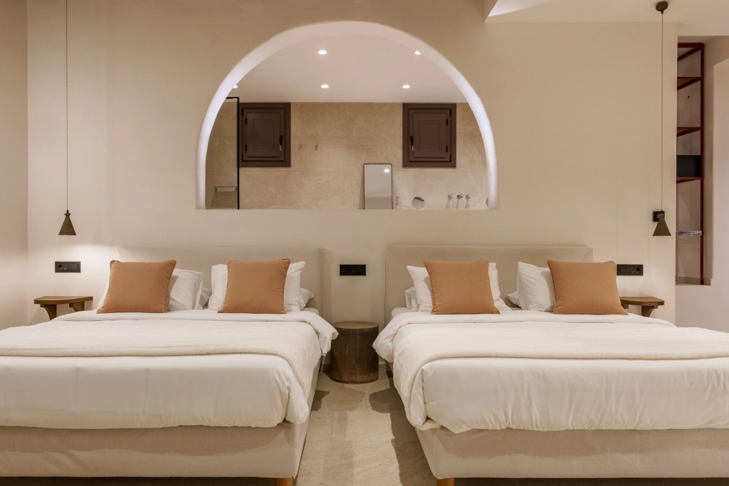 Pelican Bay Hotel