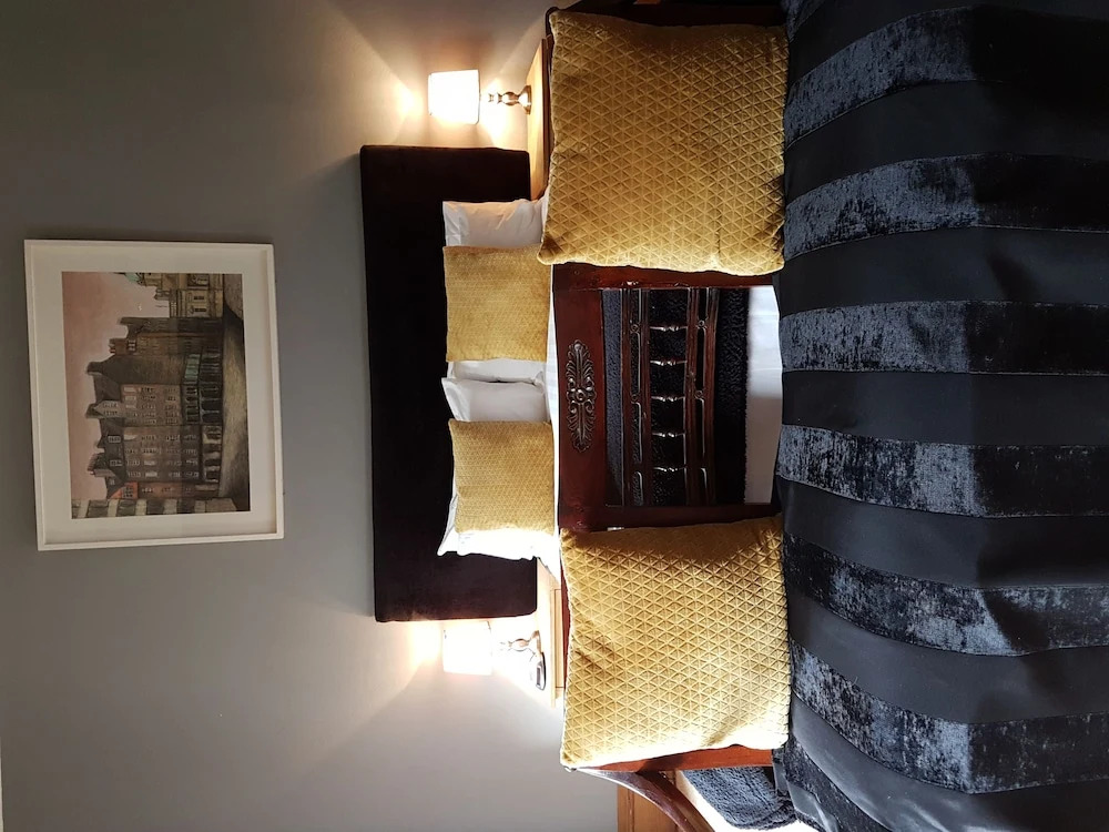 East Claremont Guest House