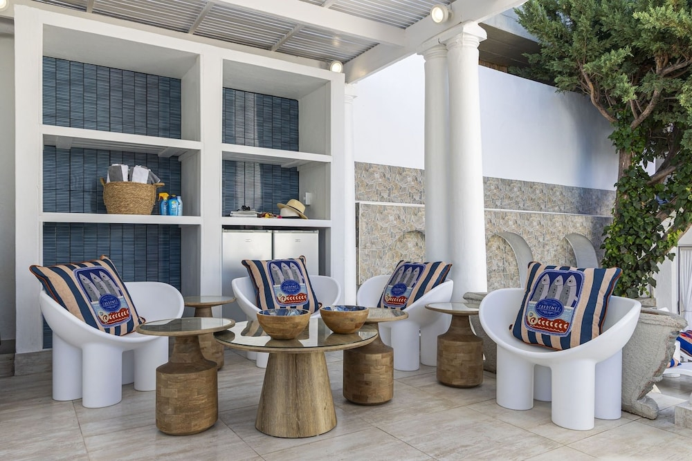 Clifton YOLO Spaces - Clifton Petite Villa