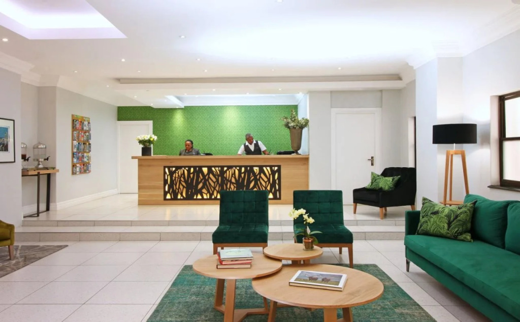 Hollow on the Square City Hotel CBD