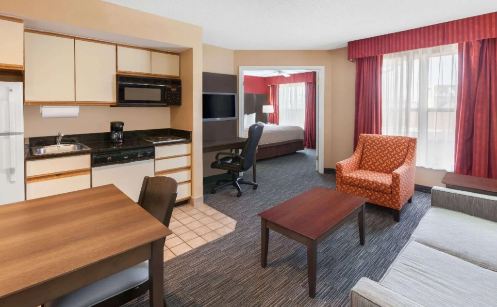 Birch Hill Suites Detroit-Warren
