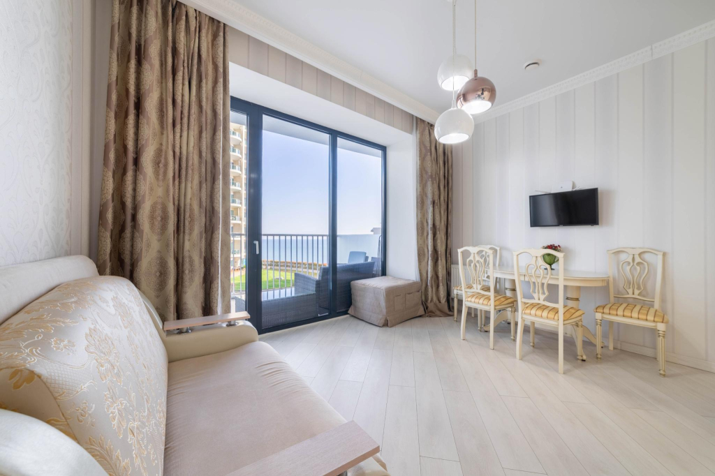 Real Apartments (Риал Апартментс) на проспекте Курортный 105