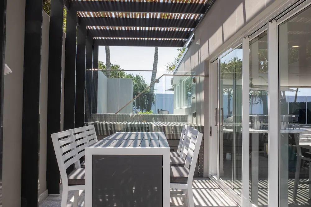 71 Hastings - Beachfront