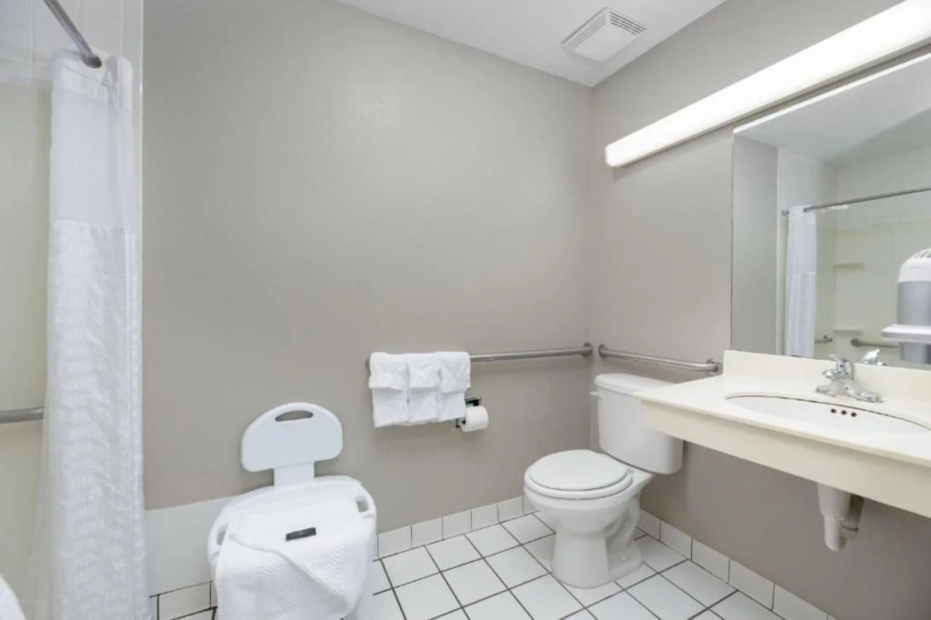 Super 8 by Wyndham Chattanooga East - Hamilton Place