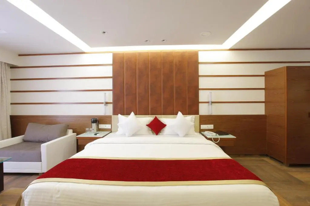 HOTEL THE LOTUS PARK