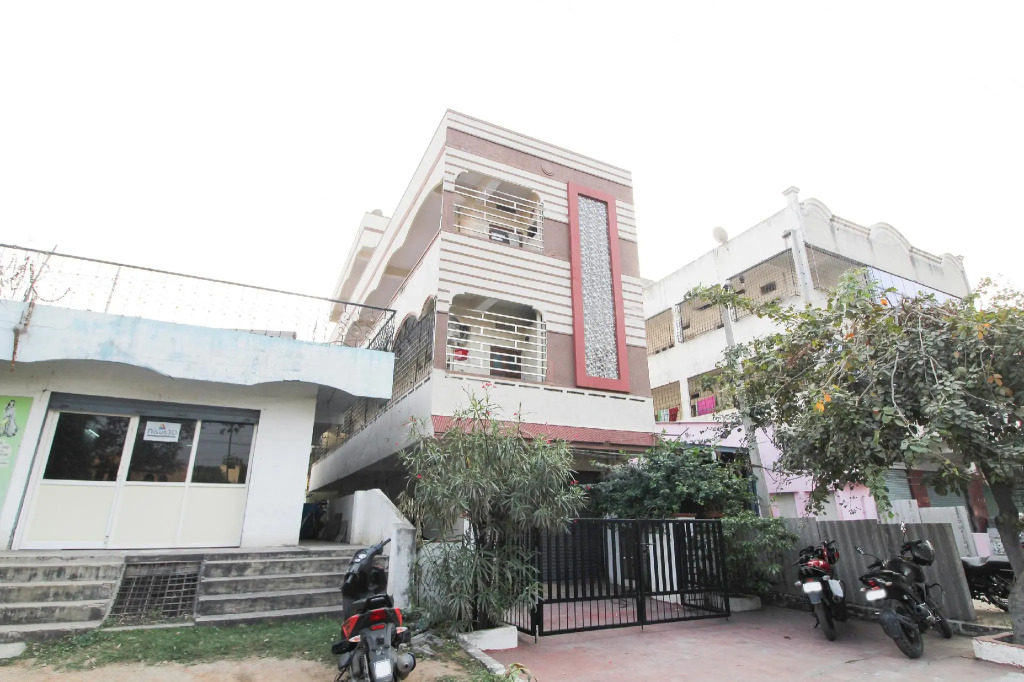 OYO Home 79878 Pleasant Stays