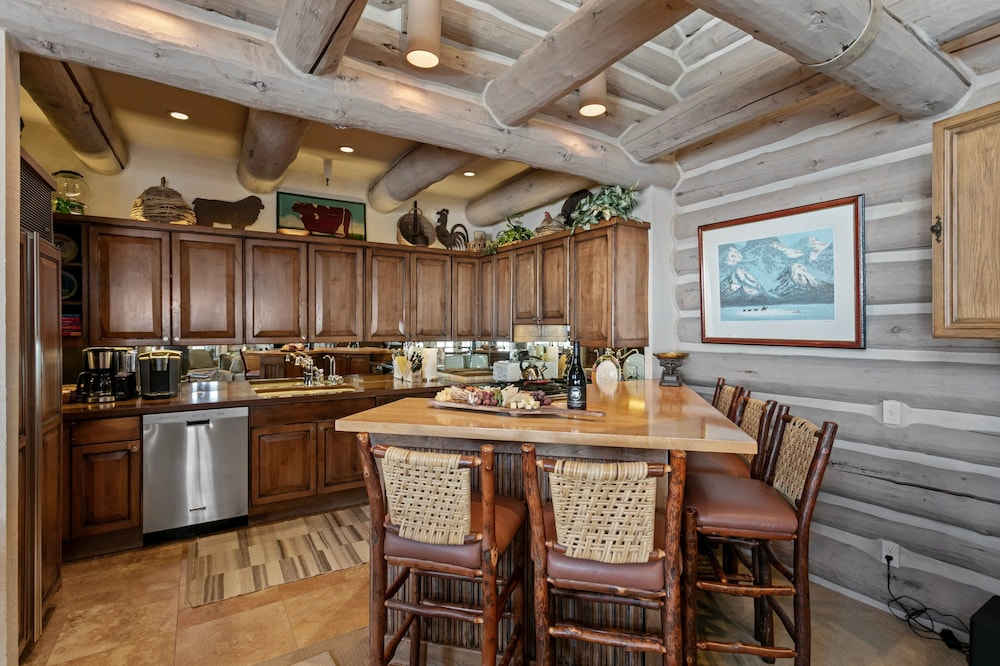 Pine Inn at Trail's End - Three Bedroom w/ Spa #6 3 Condo