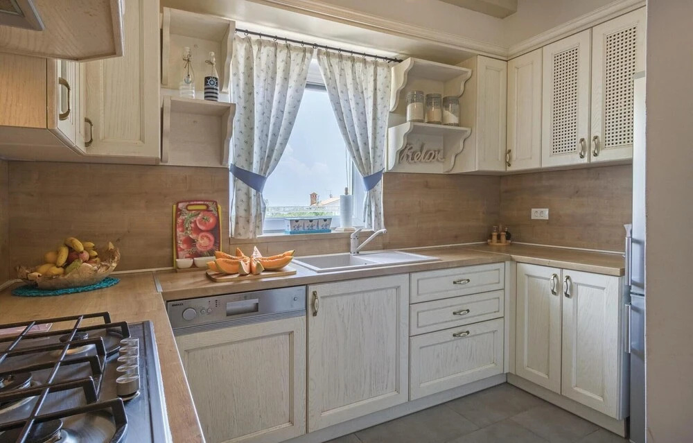 Gorgeous Home In Peruski