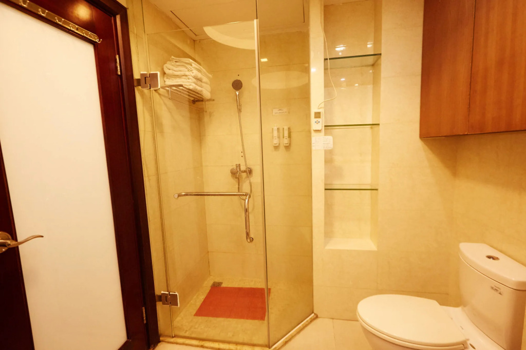 Sunny Private Apt Of Grand Continental
