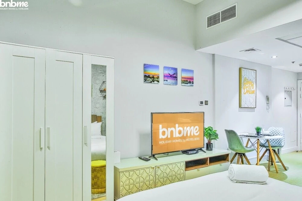 Plush Studio Having Lake View by Bnbmehomes