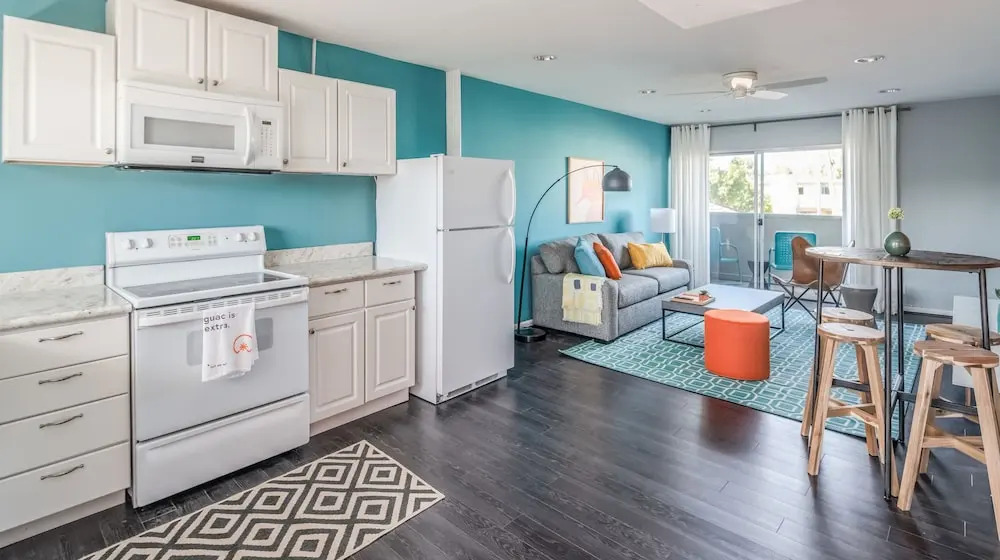 1BR near Fashion Square by WanderJaunt