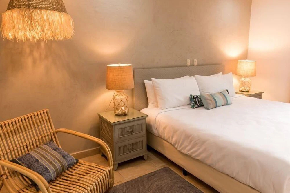 Newly Remodeled Ground Floor Sea Side Apartment