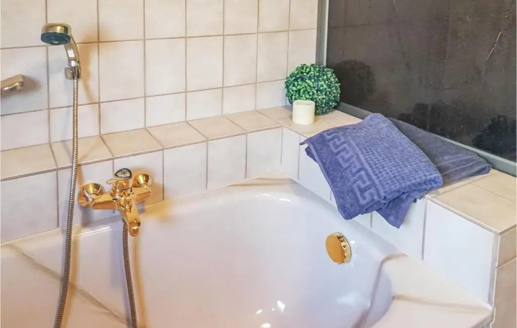 Nice Apartment in Jesberg - Densberg With 2 Bedrooms and Wifi