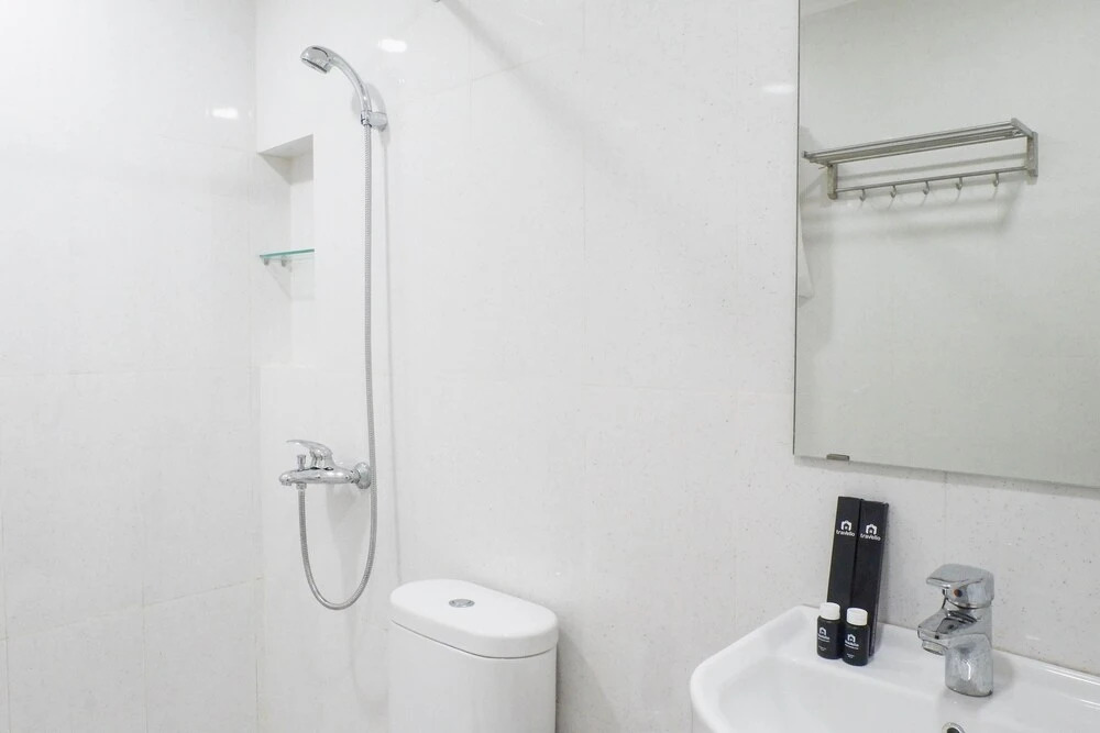 Comfortable And Serene 2Br Apartment With Maid Room At Taman Beverly