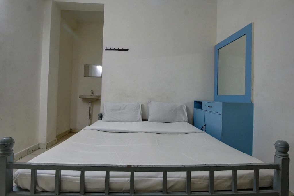SPOT ON 43676 Sri Om Muruga Lodge