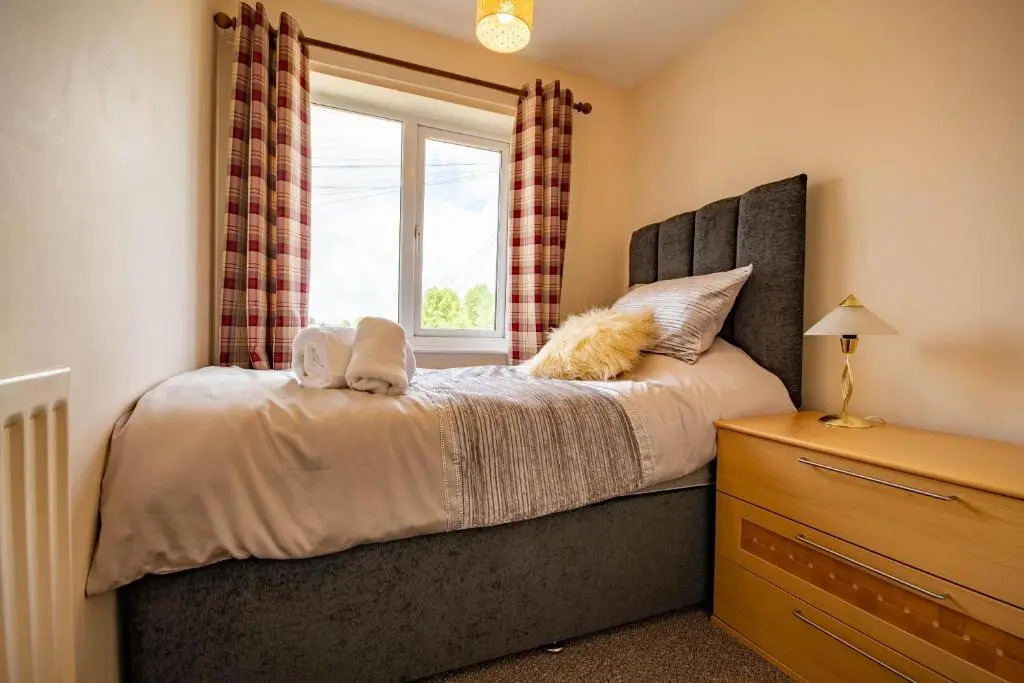 3-bedroom house with garden, conservatory, in centre of Worcester