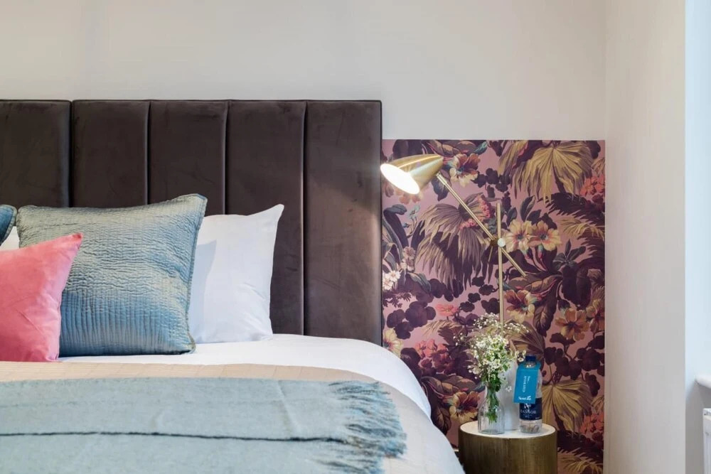 The Kensington Gardens - Modern & Bright 2BDR Flat