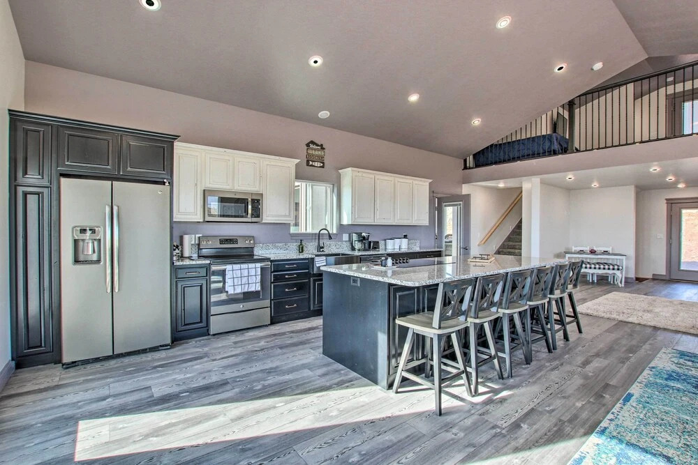 Spacious Home w/ Mtn Views: 2 Mi to Bear Lake!