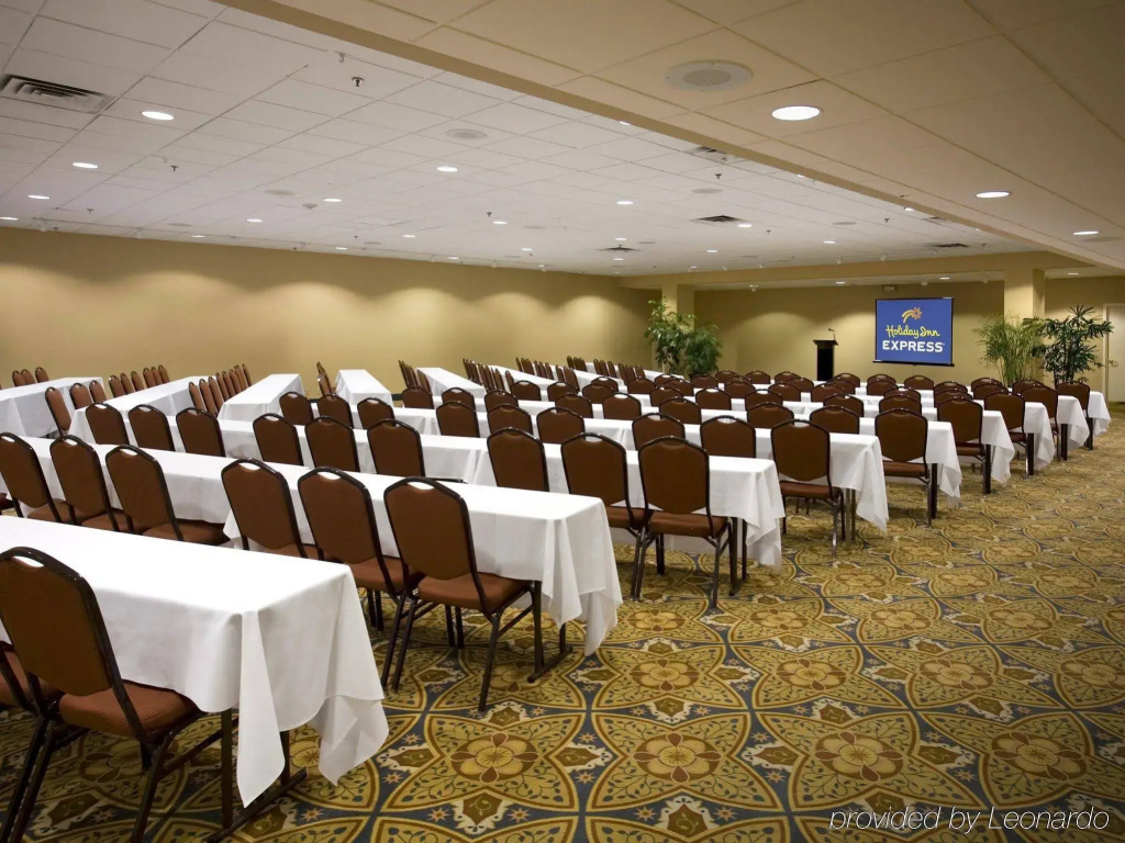 Holiday Inn Express Nashville-Downtown - Broadway by IHG