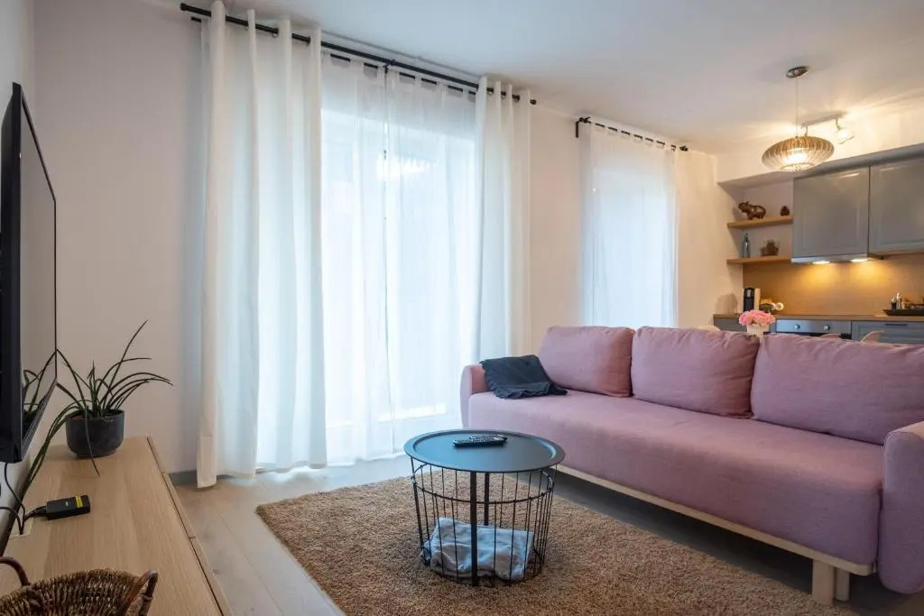 Dream Stay - Brand New Apartment with Balcony & Free Parking