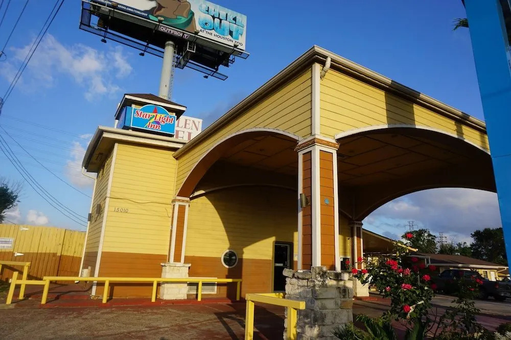 Star Light Inn
