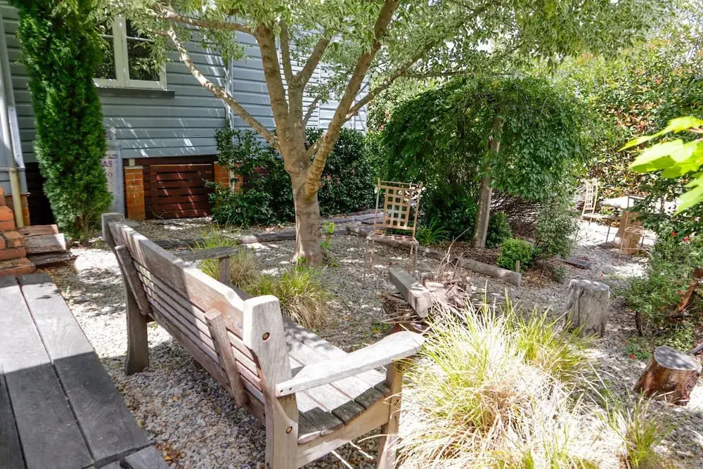 Spacious 4-bed Home in Central Tenterfield