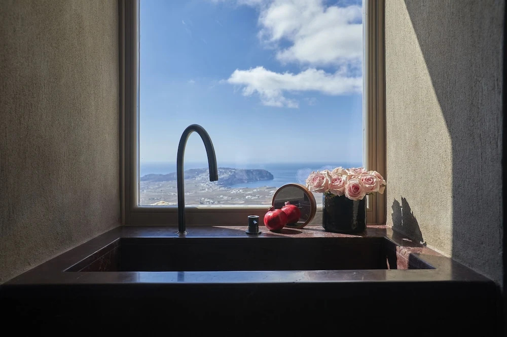 Smy Santorini Suites & Villas