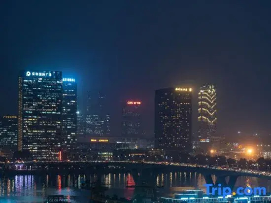 Livetour International Apartment (Guangzhou Financial City Keyun Road Subway Station)