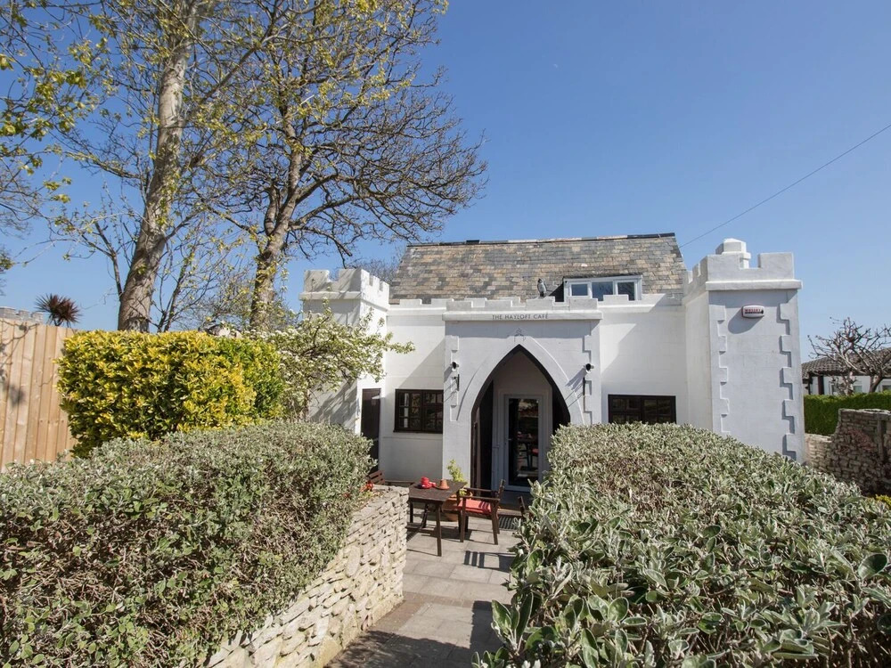 Cove Lodge