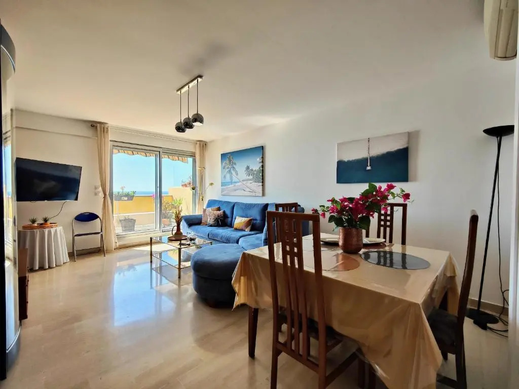 Emeraudes 8 vue mer by Booking Guys