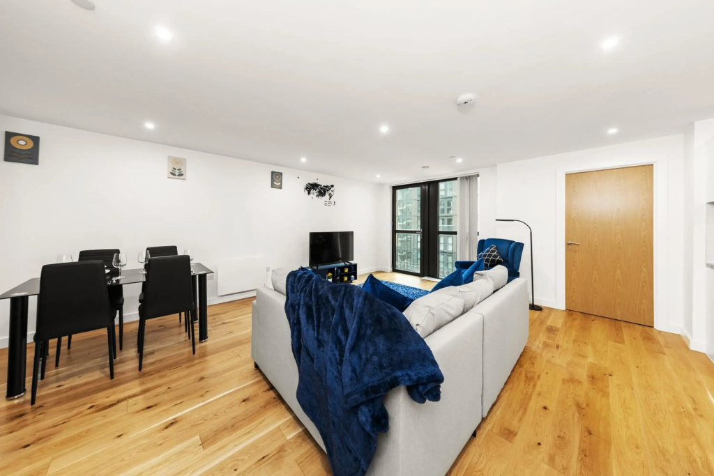 50 PERCENT OFF -Monthly & Weekly Stays Perfect for Relocations, Business, Families and Leisure! Book today at Premium Executive Serviced Apartments- 2 Bed Apt