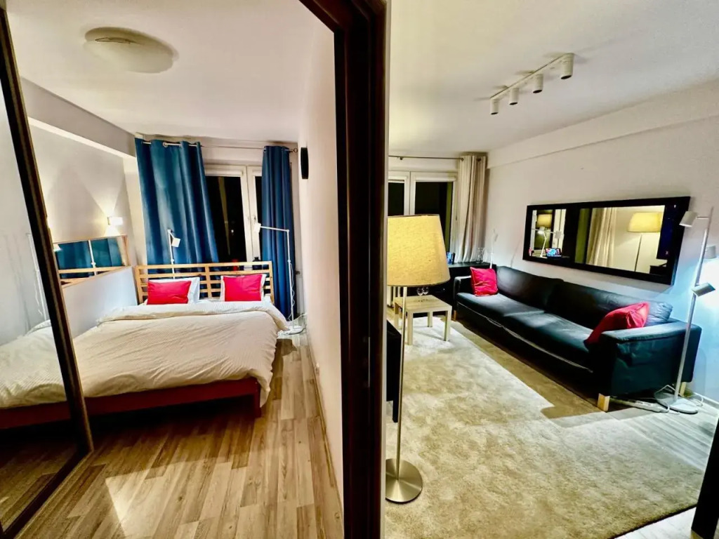 DECOR 2 metro fast WiFI 55’TV Netflix HBO cozy
