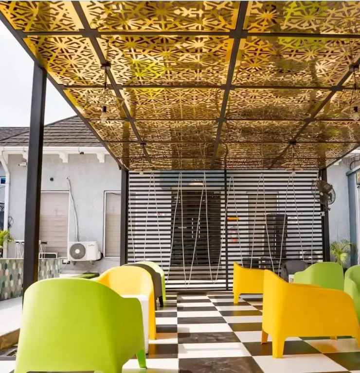 Ibizza Pit Hotel and Suites