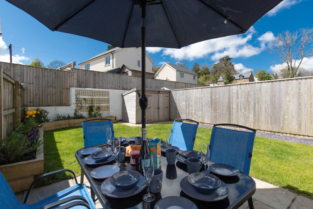 Park Gardens - Lovely Cottage, Parking, Central Location