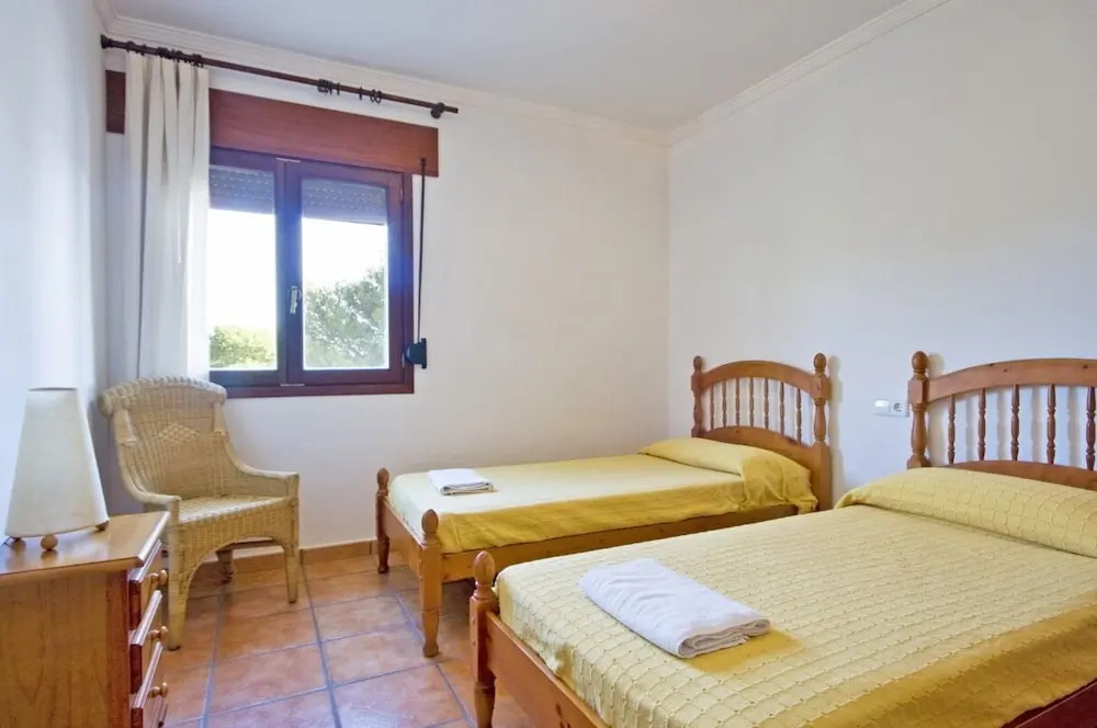 Villa - 4 Bedrooms with Pool, WiFi and Sea views - 105045