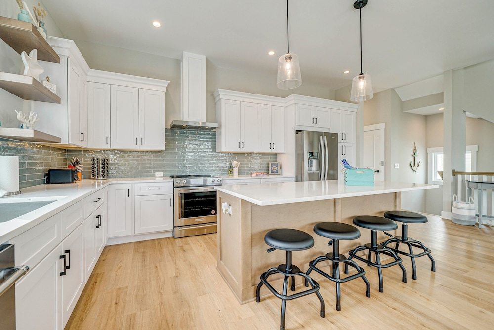 Carolina Beach Luxury Retreat: Intracoastal Views