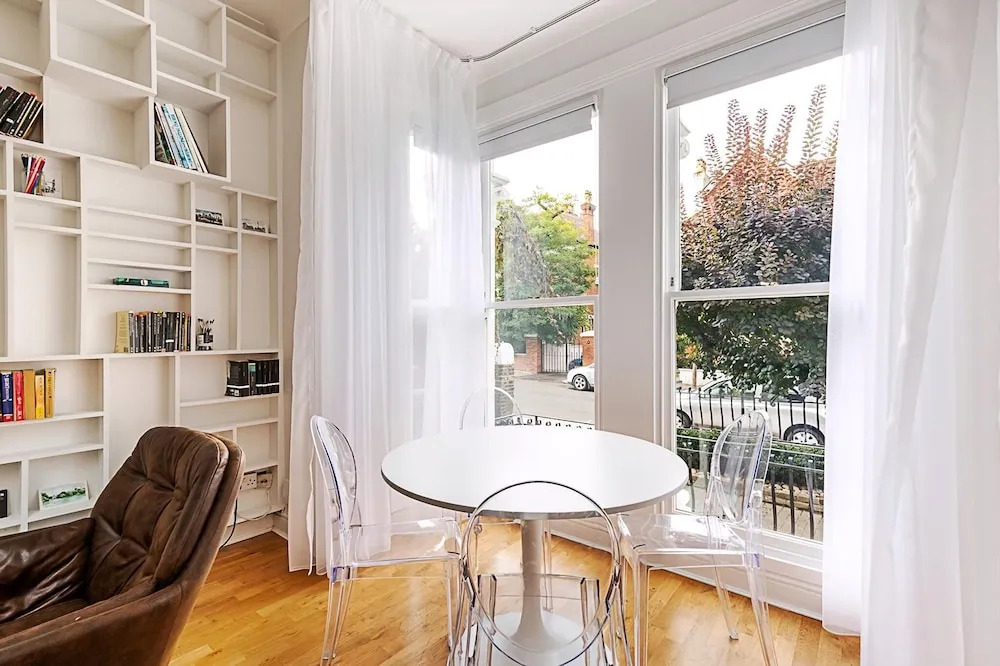 Charming Two-Bedroom Flat in West Hampstead