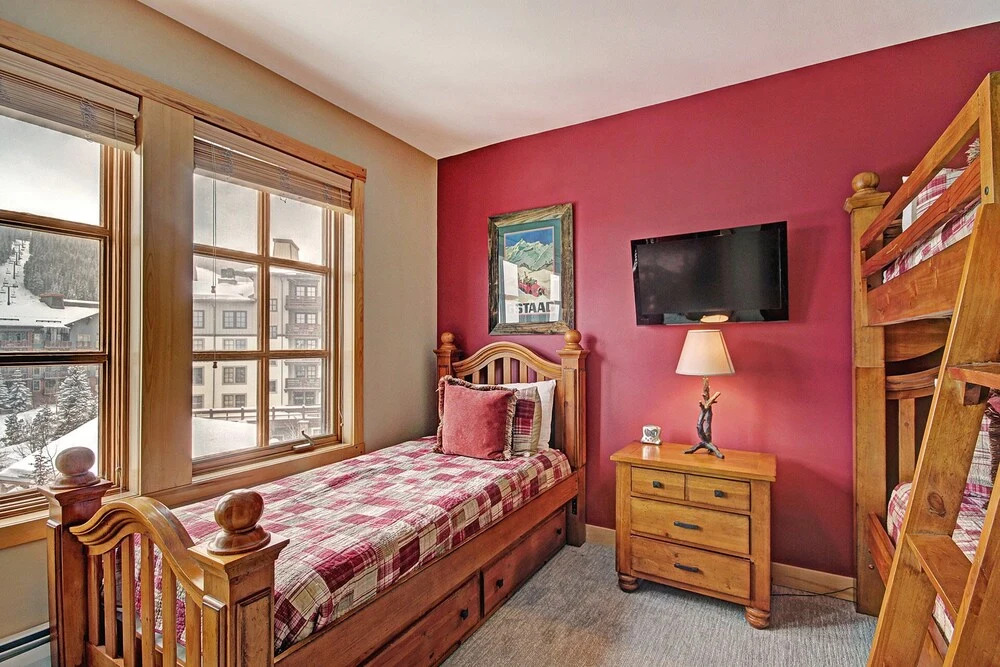 Luxury Remodeled Passage Point Condo - Short Walk to Lifts - Heart of Center Village - PP404 by Redawning