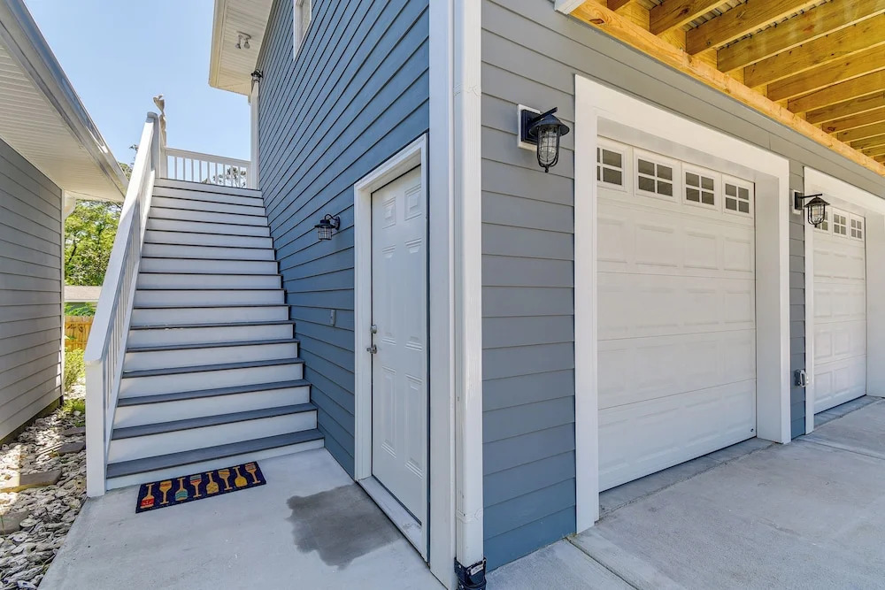 1 Mi to Beach & Pier! Chic Ocean Isle Studio