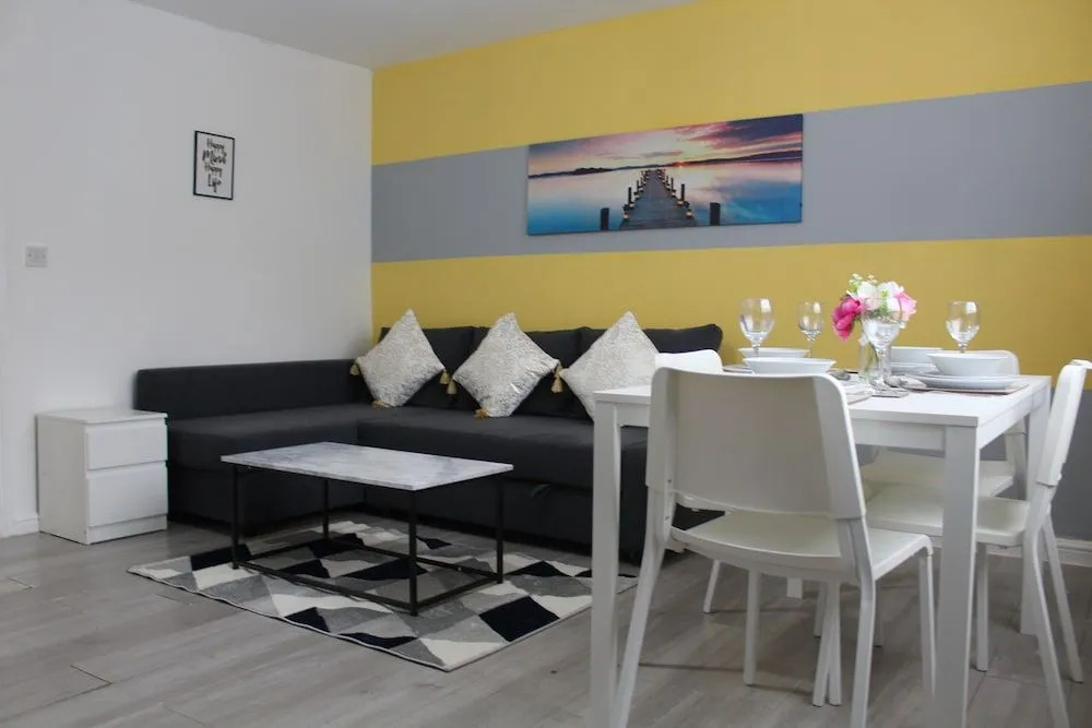 Clover Apartments